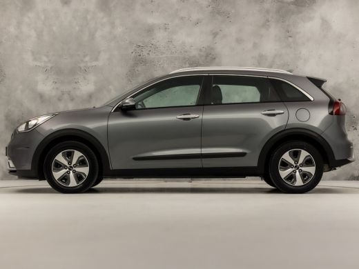 Kia Niro 1.6 GDi Hybrid DynamicLine Automaat (APPLE CARPLAY, NAVIGATIE, CAMERA, LEDER, SPORTSTOELEN, CRUIS... ActivLease financial lease