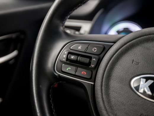Kia Niro 1.6 GDi Hybrid DynamicLine Automaat (APPLE CARPLAY, NAVIGATIE, CAMERA, LEDER, SPORTSTOELEN, CRUIS... ActivLease financial lease