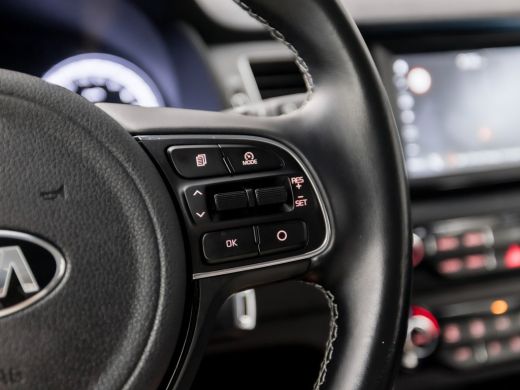 Kia Niro 1.6 GDi Hybrid DynamicLine Automaat (APPLE CARPLAY, NAVIGATIE, CAMERA, LEDER, SPORTSTOELEN, CRUIS... ActivLease financial lease