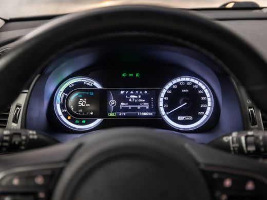Kia Niro 1.6 GDi Hybrid DynamicLine Automaat (APPLE CARPLAY, NAVIGATIE, CAMERA, LEDER, SPORTSTOELEN, CRUIS... ActivLease financial lease