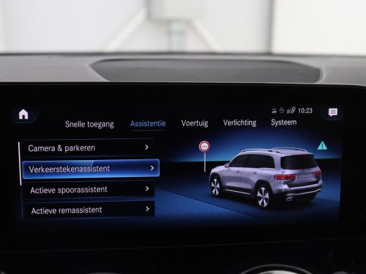 Mercedes-Benz GLB | Panoramadak | Leder | Adaptive cruise | Camera | Park assist | Carplay | Sfeerverlichting | Ful... ActivLease financial lease