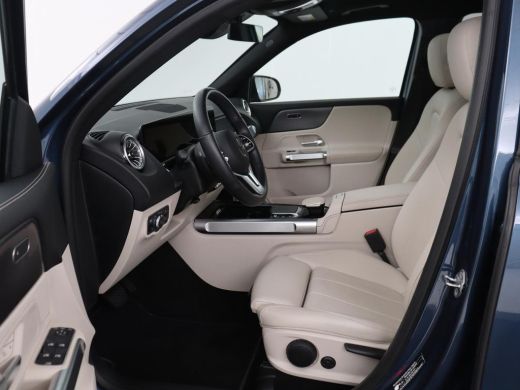 Mercedes-Benz GLB | Panoramadak | Leder | Adaptive cruise | Camera | Park assist | Carplay | Sfeerverlichting | Ful... ActivLease financial lease