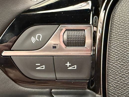 Peugeot 2008 1.2 Hybrid 145 Allure | Active Safety Brake met camera en radar (automatisch noodremsysteem) met ... ActivLease financial lease