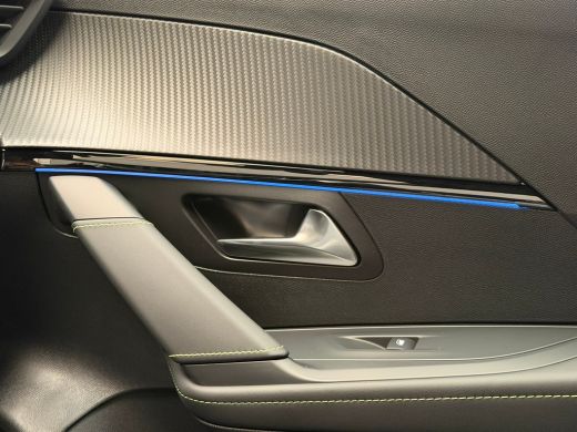 Peugeot 208 GT | Elektrische parkeerrem | Extra getinte achterste zijruiten en achterruit | Extra getinte ach... ActivLease financial lease