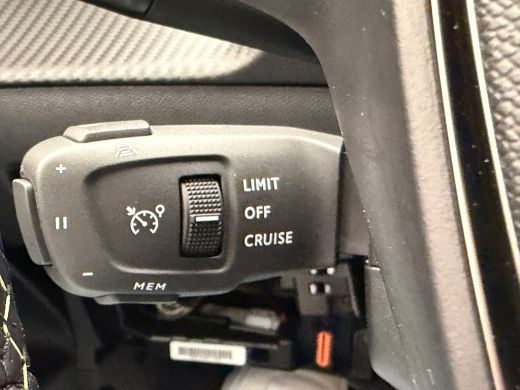 Peugeot 208 GT | Elektrische parkeerrem | Extra getinte achterste zijruiten en achterruit | Extra getinte ach... ActivLease financial lease