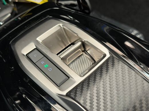 Peugeot 208 GT | Elektrische parkeerrem | Extra getinte achterste zijruiten en achterruit | Extra getinte ach... ActivLease financial lease