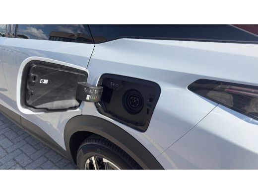 Peugeot 3008 GT | Plug-In Hybride | Panorama Dak | Elektrisch Verstelbare Stoelen met Memory | Adaptieve Cruis... ActivLease financial lease