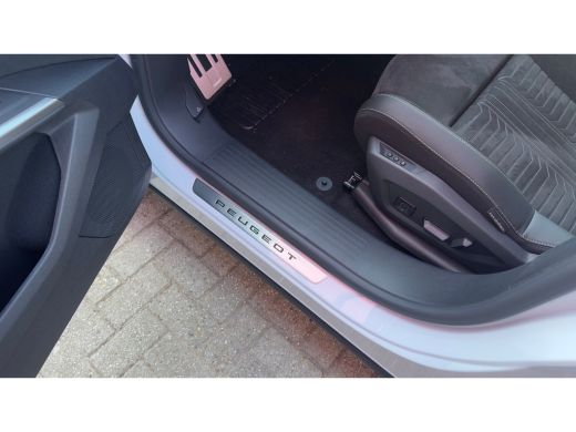 Peugeot 3008 GT | Plug-In Hybride | Panorama Dak | Elektrisch Verstelbare Stoelen met Memory | Adaptieve Cruis... ActivLease financial lease