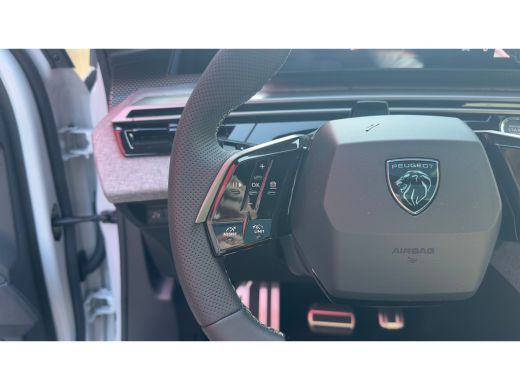 Peugeot 3008 GT | Plug-In Hybride | Panorama Dak | Elektrisch Verstelbare Stoelen met Memory | Adaptieve Cruis... ActivLease financial lease