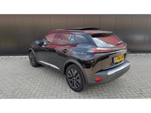 Peugeot e-2008 EV GT Pack 50 kWh | Panorama Dak | Stoelverwarming Voor | Adaptieve Cruise Control | Achteruitrij... ActivLease financial lease