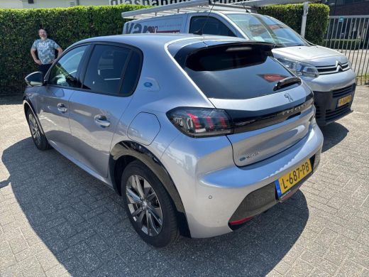 Peugeot e-208 EV Allure Pack 50 kWh | Achteruitrijcamera | Climate Control | Navigatie | Apple Carplay & Androi... ActivLease financial lease