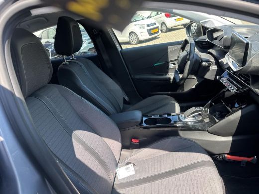 Peugeot e-208 EV Allure Pack 50 kWh | Achteruitrijcamera | Climate Control | Navigatie | Apple Carplay & Androi... ActivLease financial lease