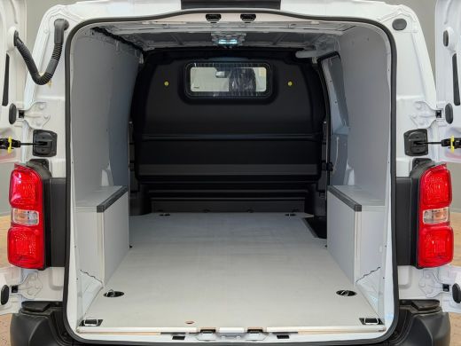 Peugeot Expert Standaard - Elektrisch, (2026) | 16" stalen velgen | Elektrisch bedienbare en verwarmbare buitens... ActivLease financial lease