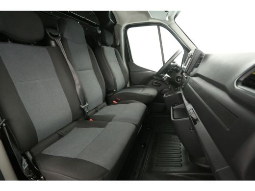 Renault Master T33 2.3 dCi L2H2 | Airco | Cruise | Camera | 3 Zits | Navi | Parkeersens. ActivLease financial lease