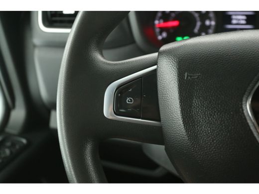 Renault Master T33 2.3 dCi L2H2 | Airco | Cruise | Camera | 3 Zits | Navi | Parkeersens. ActivLease financial lease