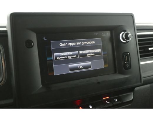 Renault Master T33 2.3 dCi L2H2 | Airco | Cruise | Camera | 3 Zits | Navi | Parkeersens. ActivLease financial lease