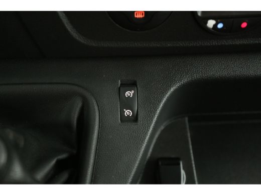 Renault Master T33 2.3 dCi L2H2 | Airco | Cruise | Camera | 3 Zits | Navi | Parkeersens. ActivLease financial lease