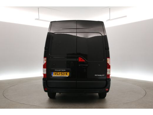 Renault Master T33 2.3 dCi L2H2 | Airco | Cruise | Camera | 3 Zits | Navi | Parkeersens. ActivLease financial lease