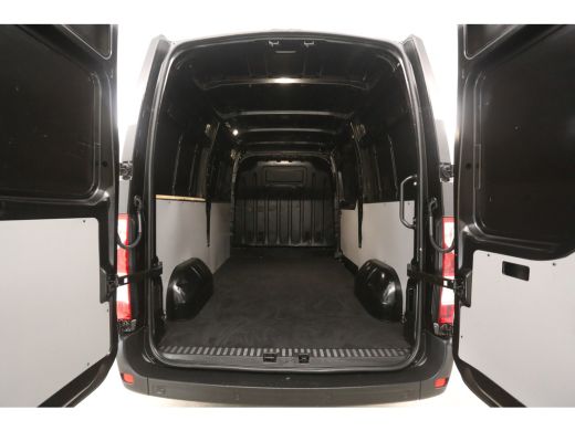 Renault Master T33 2.3 dCi L2H2 | Airco | Cruise | Camera | 3 Zits | Navi | Parkeersens. ActivLease financial lease