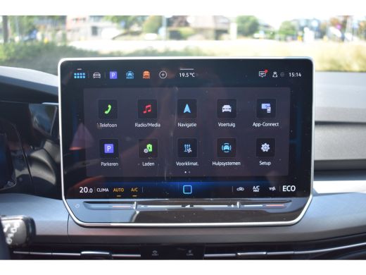 Volkswagen Golf 1.5 eHybrid 204PK DSG-6 Life Edition | PANORAMADAK | NAVI BY APP | CAMERA | 18 INCH | ADAPT. CRUI... ActivLease financial lease