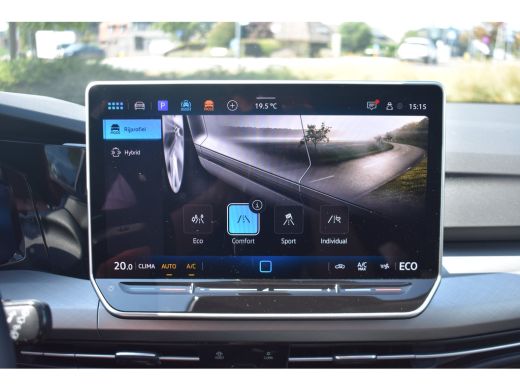 Volkswagen Golf 1.5 eHybrid 204PK DSG-6 Life Edition | PANORAMADAK | NAVI BY APP | CAMERA | 18 INCH | ADAPT. CRUI... ActivLease financial lease