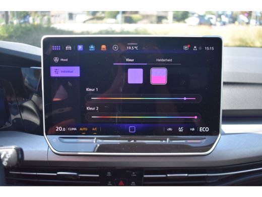 Volkswagen Golf 1.5 eHybrid 204PK DSG-6 Life Edition | PANORAMADAK | NAVI BY APP | CAMERA | 18 INCH | ADAPT. CRUI... ActivLease financial lease