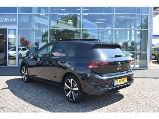 Volkswagen Golf 1.5 eHybrid 204PK DSG-6 Life Edition | PANORAMADAK | NAVI BY APP | CAMERA | 18 INCH | ADAPT. CRUI... ActivLease financial lease