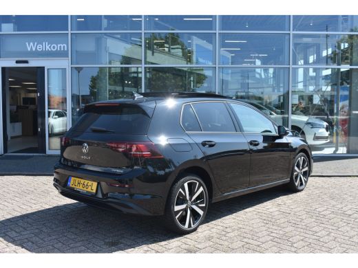 Volkswagen Golf 1.5 eHybrid 204PK DSG-6 Life Edition | PANORAMADAK | NAVI BY APP | CAMERA | 18 INCH | ADAPT. CRUI... ActivLease financial lease