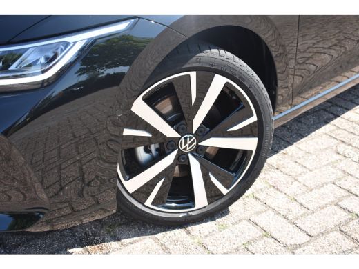 Volkswagen Golf 1.5 eHybrid 204PK DSG-6 Life Edition | PANORAMADAK | NAVI BY APP | CAMERA | 18 INCH | ADAPT. CRUI... ActivLease financial lease