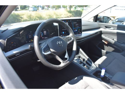 Volkswagen Golf 1.5 eHybrid 204PK DSG-6 Life Edition | PANORAMADAK | NAVI BY APP | CAMERA | 18 INCH | ADAPT. CRUI... ActivLease financial lease
