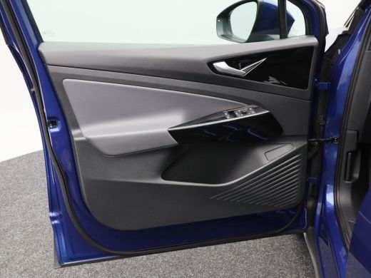 Volkswagen ID.4 Business 77 kWh 204 Pk | Stoel/Stuurverwarming | Adaptive Cruise | Matrix LED | Camera | CarPlay ... ActivLease financial lease