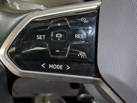 Volkswagen ID.4 Max 77 kWh 204PK | PANORAMA DAK | TREKHAAK | HEAD-UP | WARMTEPOMP | MEMORY | APP. CONNECT | ADAPT... ActivLease financial lease