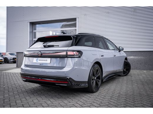 Volkswagen ID.7 Limited Edition Plus | 360 graden camera (Area View) | Achterklep, elektrisch, met sensorgestuurd... ActivLease financial lease