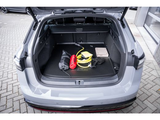 Volkswagen ID.7 Limited Edition Plus | 360 graden camera (Area View) | Achterklep, elektrisch, met sensorgestuurd... ActivLease financial lease