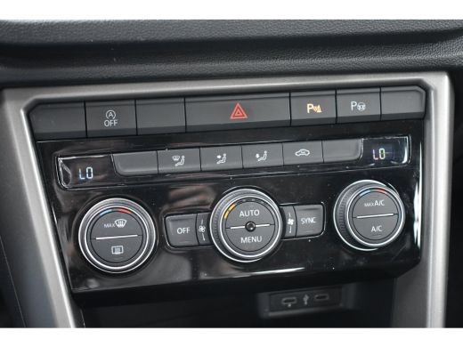 Volkswagen T-Roc 1.5 TSI Style 150PK | NAVIGATIE | ADAPT. CRUISE | ELEKT. SPIEGELS | DAB+ | BLUETOOTH ActivLease financial lease