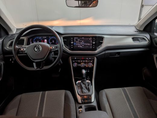 Volkswagen T-Roc 1.5 TSI Style 150PK | NAVIGATIE | ADAPT. CRUISE | ELEKT. SPIEGELS | DAB+ | BLUETOOTH ActivLease financial lease