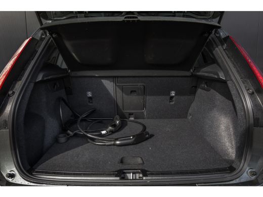 Volvo  EX40 Single Motor 70kWh Core Business | 19" | Trekhaak | Harman Kardon | Adaptieve Cruise | BLIS | Par... ActivLease financial lease