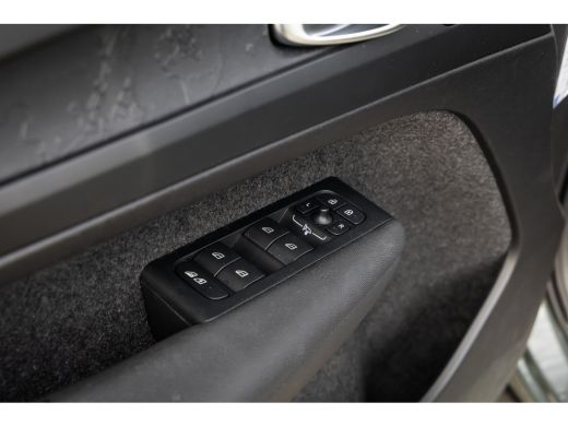 Volvo  EX40 Single Motor 70kWh Core Business | 19" | Trekhaak | Harman Kardon | Adaptieve Cruise | BLIS | Par... ActivLease financial lease