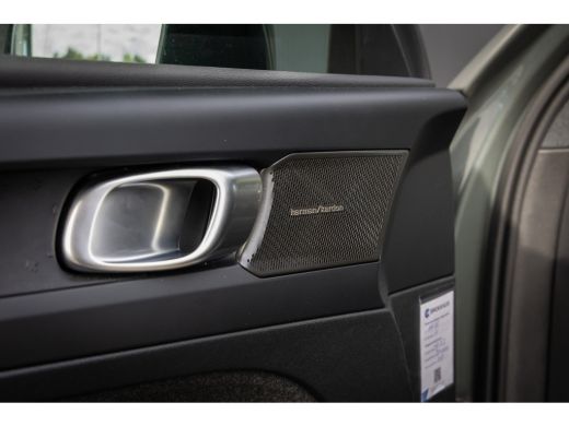 Volvo  EX40 Single Motor 70kWh Core Business | 19" | Trekhaak | Harman Kardon | Adaptieve Cruise | BLIS | Par... ActivLease financial lease