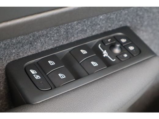 Volvo  EX40 Extended Range 252PK Ultra Europa 82 kWh | Achterbank verwarmd | Apple Carplay/Android Auto|telef... ActivLease financial lease