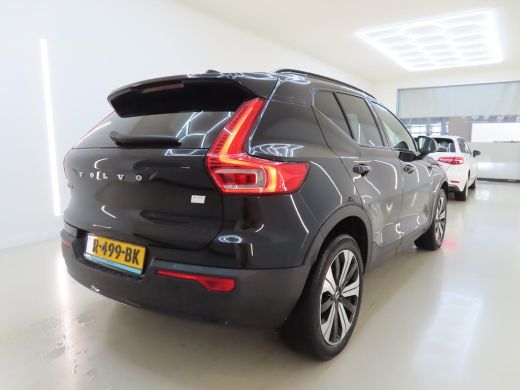 Volvo  XC40 Recharge Core 70 kWh | Trekhaak | Warmtepomp | SOH 90% | Verwarmbare Stoelen | ActivLease financial lease