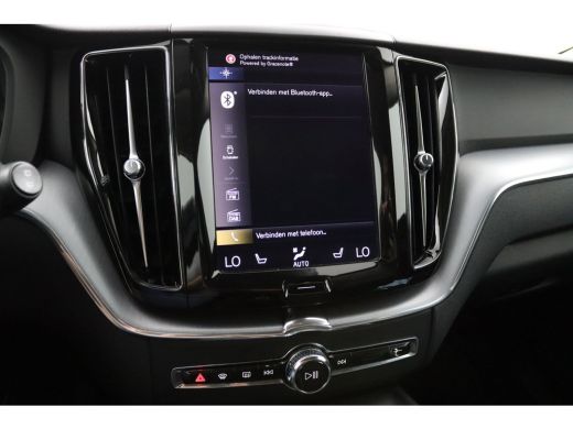 Volvo  XC60 2.0 B5 Momentum Pro | Trekhaak | Lederen Stoelen | Camera | Black Pack | Adaptieve LED Koplamp | ActivLease financial lease