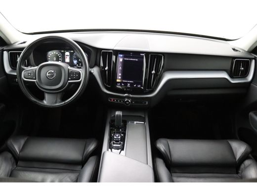 Volvo  XC60 2.0 B5 Momentum Pro | Trekhaak | Lederen Stoelen | Camera | Black Pack | Adaptieve LED Koplamp | ActivLease financial lease
