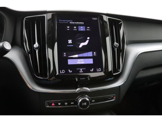 Volvo  XC60 2.0 B5 Momentum Pro | Trekhaak | Lederen Stoelen | Camera | Black Pack | Adaptieve LED Koplamp | ActivLease financial lease