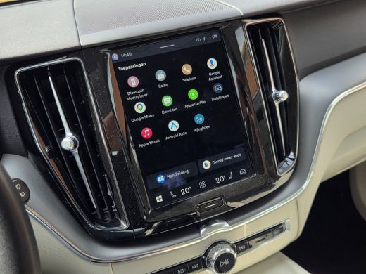 Volvo  XC60 2.0 T6 Plug-in hybrid AWD Core Bright | Trekhaak | Panoramadak | Pilot Assist | Stoelverwarming ActivLease financial lease