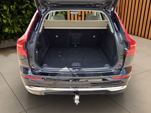 Volvo  XC60 2.0 T6 Plug-in hybrid AWD Core Bright | Trekhaak | Panoramadak | Pilot Assist | Stoelverwarming ActivLease financial lease