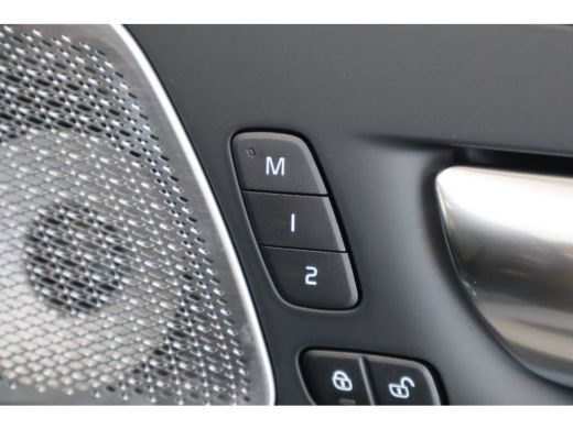 Volvo  XC60 T8 406PK AWD Ultra Dark Black Ed. | Executive | Luchtvering | B&W | 22" | Massage | HUD ActivLease financial lease