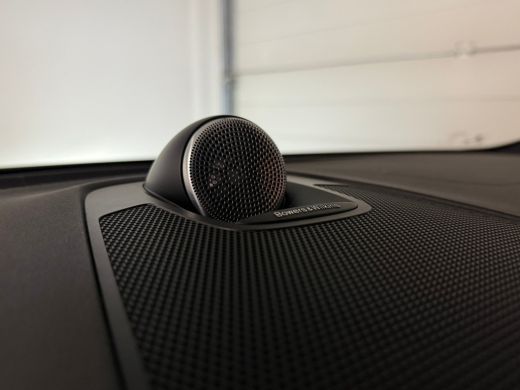 Volvo  XC60 T8 AWD Recharge Ultra Black Edition | Bowers & Wilkins | Luchtvering | Trekhaak | 360&deg; Camera | 4... ActivLease financial lease