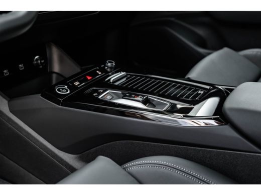 Audi Q6 e-tron S edition performance 100 kWh 306PK | Trekhaak | Luchtvering | Stoelventilatie | Panoramadak | B&... ActivLease financial lease