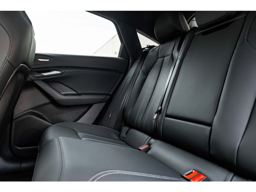 Audi Q6 e-tron S edition performance 100 kWh 306PK | Trekhaak | Luchtvering | Stoelventilatie | Panoramadak | B&... ActivLease financial lease